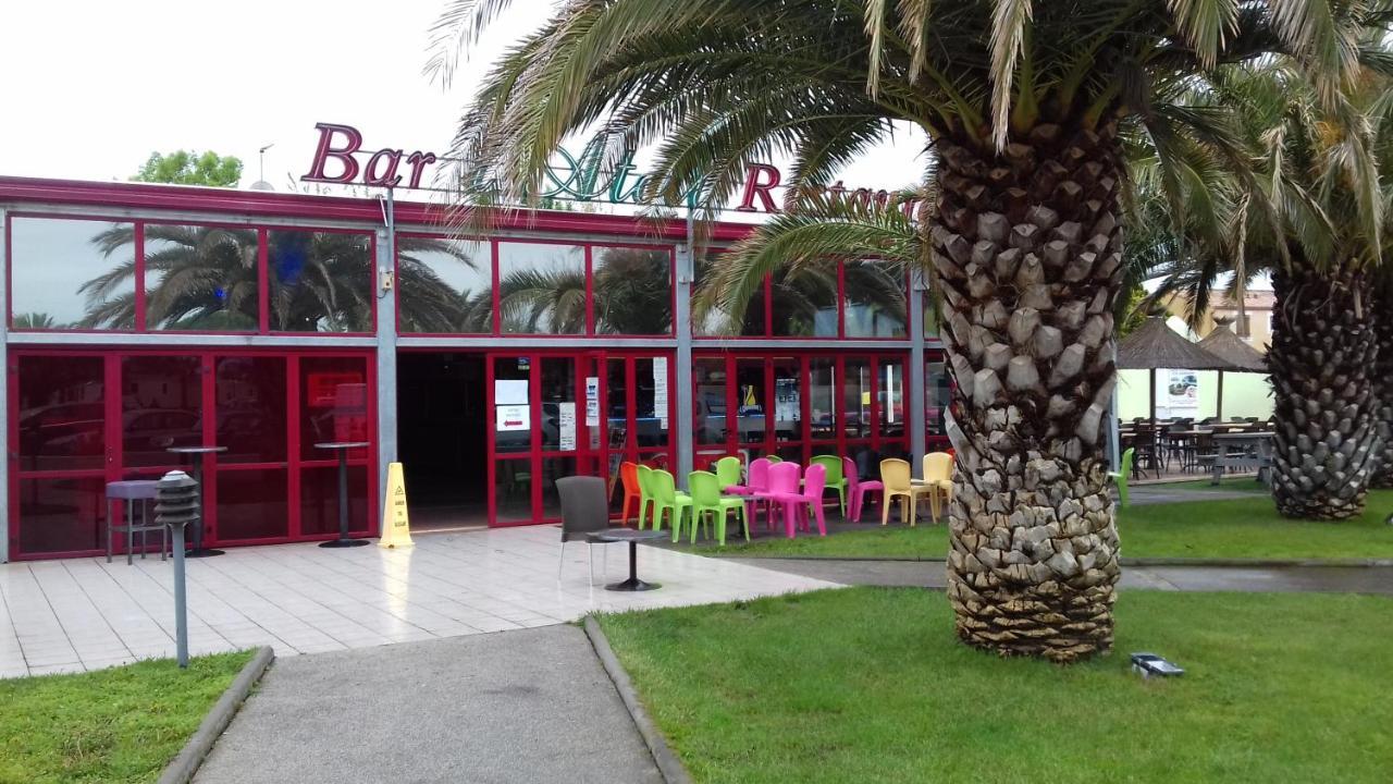 La Carabasse Hotel Vias Exterior photo